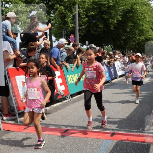 15.06.2025 - REWE Women's Run Strokosch-Dieckow http://msf.ph/oto/7943533 15.06.2025 11:35:40 Ziel 107, 121, 122, 125, 133, 152, 168, 177, 181, 199, 226, 238, 239, 240, 246, 251, 260, 264, 280, 281, 308 meine-sportfotos.de