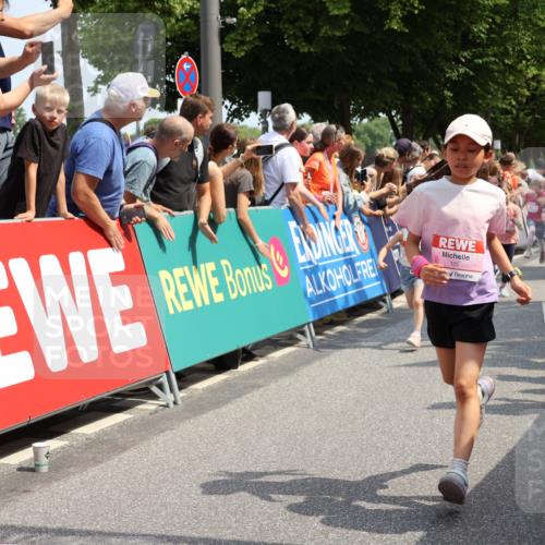 15.06.2025 - REWE Women's Run Strokosch-Dieckow http://msf.ph/oto/7943559 15.06.2025 11:35:41 Ziel 107, 121, 122, 125, 133, 152, 168, 177, 181, 199, 226, 238, 239, 251, 260, 264, 280, 281, 308 meine-sportfotos.de