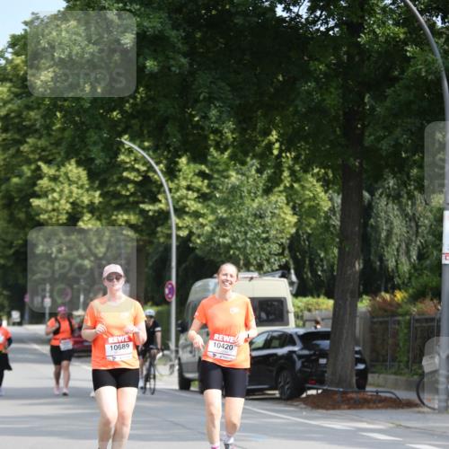 15.06.2025 - REWE Women's Run Jannik Wohlers http://msf.ph/oto/7943592 15.06.2025 10:02:44 Laufen 10689 meine-sportfotos.de