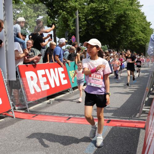 15.06.2025 - REWE Women's Run Strokosch-Dieckow http://msf.ph/oto/7943597 15.06.2025 11:35:42 Ziel 107, 121, 122, 125, 133, 152, 168, 177, 181, 199, 226, 238, 239, 251, 260, 264, 280, 281, 294, 297, 300, 308, 321 meine-sportfotos.de
