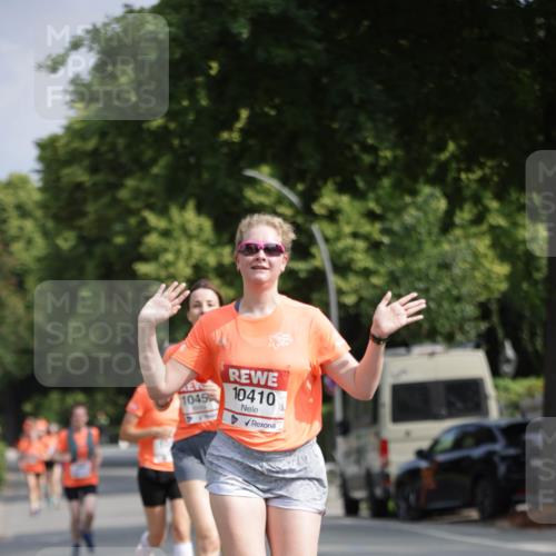15.06.2025 - REWE Women's Run Jannik Wohlers http://msf.ph/oto/7943645 15.06.2025 08:47:13 Laufen 1045, 10410 meine-sportfotos.de