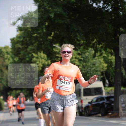 15.06.2025 - REWE Women's Run Jannik Wohlers http://msf.ph/oto/7943672 15.06.2025 08:47:14 Laufen 10410, 1045, 174 meine-sportfotos.de