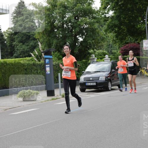 15.06.2025 - REWE Women's Run Jannik Wohlers http://msf.ph/oto/7943673 15.06.2025 08:29:05 Laufen 10047, 1043, 10784, 10100 meine-sportfotos.de