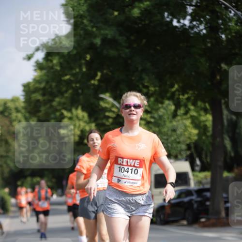 15.06.2025 - REWE Women's Run Jannik Wohlers http://msf.ph/oto/7943682 15.06.2025 08:47:14 Laufen 10410 meine-sportfotos.de