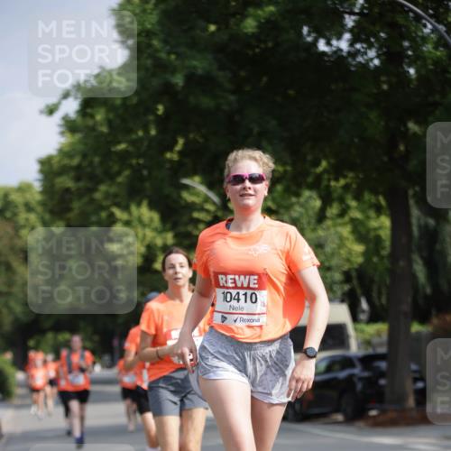 15.06.2025 - REWE Women's Run Jannik Wohlers http://msf.ph/oto/7943692 15.06.2025 08:47:14 Laufen 10410 meine-sportfotos.de