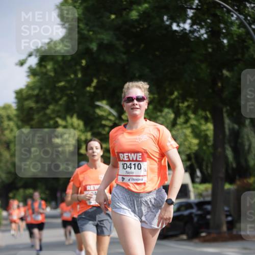 15.06.2025 - REWE Women's Run Jannik Wohlers http://msf.ph/oto/7943695 15.06.2025 08:47:14 Laufen 10410 meine-sportfotos.de