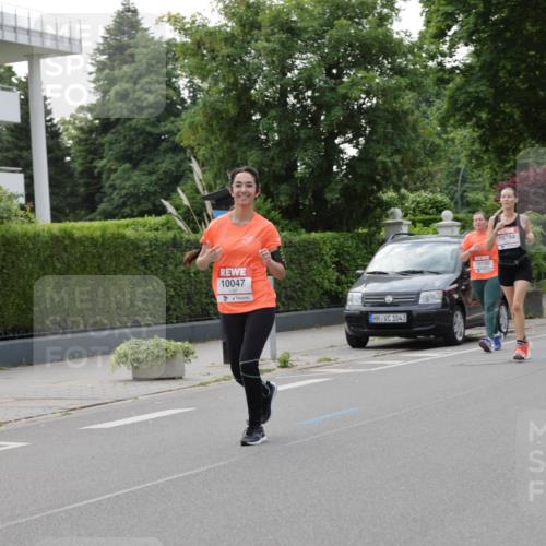 15.06.2025 - REWE Women's Run Jannik Wohlers http://msf.ph/oto/7943711 15.06.2025 08:29:05 Laufen 10047, 1043, 10100, 10784 meine-sportfotos.de