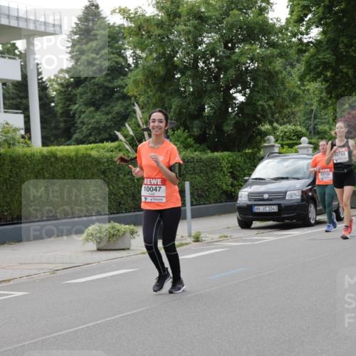 15.06.2025 - REWE Women's Run Jannik Wohlers http://msf.ph/oto/7943716 15.06.2025 08:29:05 Laufen 10047, 1043, 10100, 10784 meine-sportfotos.de