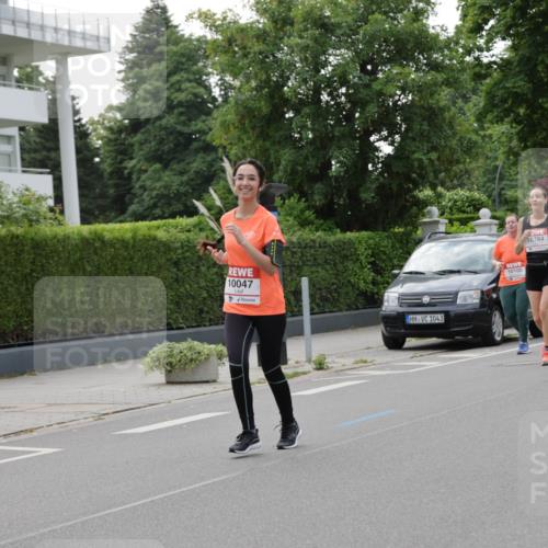 15.06.2025 - REWE Women's Run Jannik Wohlers http://msf.ph/oto/7943719 15.06.2025 08:29:05 Laufen 10047, 1043, 10100, 10784 meine-sportfotos.de