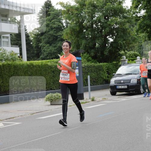 15.06.2025 - REWE Women's Run Jannik Wohlers http://msf.ph/oto/7943729 15.06.2025 08:29:05 Laufen 10047, 1043, 10784, 10100 meine-sportfotos.de