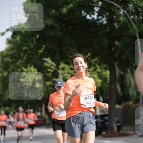 15.06.2025 - REWE Women's Run Jannik Wohlers http://msf.ph/oto/7943730 15.06.2025 08:47:15 Laufen 10566, 10452 meine-sportfotos.de