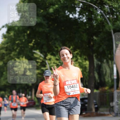 15.06.2025 - REWE Women's Run Jannik Wohlers http://msf.ph/oto/7943735 15.06.2025 08:47:15 Laufen 109, 10452 meine-sportfotos.de