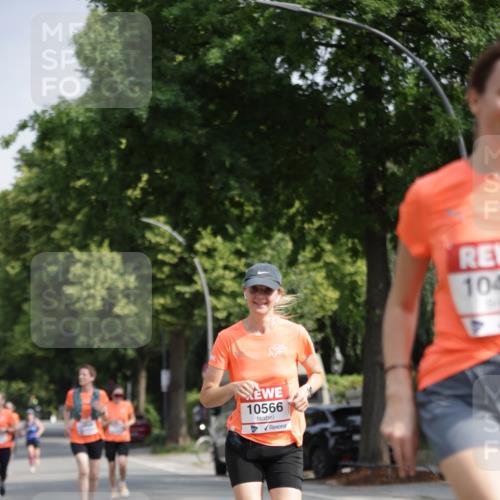 15.06.2025 - REWE Women's Run Jannik Wohlers http://msf.ph/oto/7943756 15.06.2025 08:47:16 Laufen 10566 meine-sportfotos.de