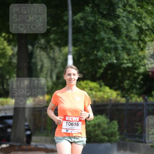 15.06.2025 - REWE Women's Run Jannik Wohlers http://msf.ph/oto/7943762 15.06.2025 10:02:56 Laufen 10616 meine-sportfotos.de
