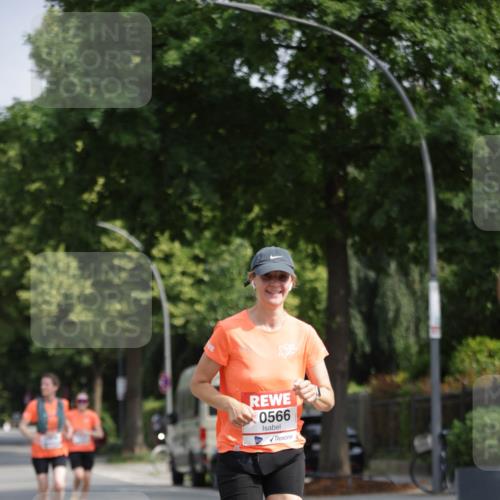 15.06.2025 - REWE Women's Run Jannik Wohlers http://msf.ph/oto/7943778 15.06.2025 08:47:16 Laufen 0566 meine-sportfotos.de