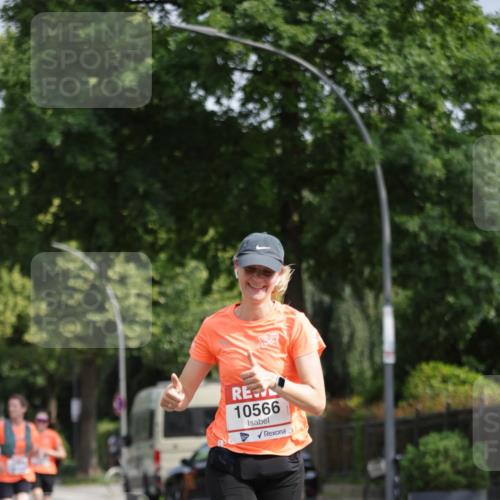 15.06.2025 - REWE Women's Run Jannik Wohlers http://msf.ph/oto/7943790 15.06.2025 08:47:17 Laufen 10566, 4 meine-sportfotos.de