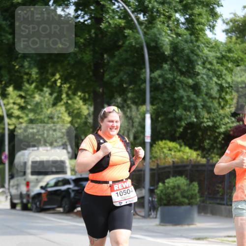 15.06.2025 - REWE Women's Run Jannik Wohlers http://msf.ph/oto/7943835 15.06.2025 10:02:57 Laufen 10504 meine-sportfotos.de