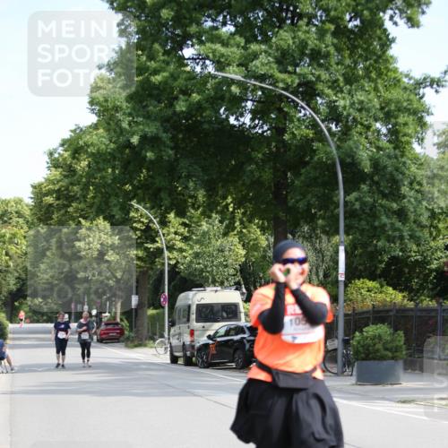 15.06.2025 - REWE Women's Run Jannik Wohlers http://msf.ph/oto/7943881 15.06.2025 10:03:01 Laufen 105 meine-sportfotos.de
