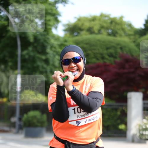 15.06.2025 - REWE Women's Run Jannik Wohlers http://msf.ph/oto/7943949 15.06.2025 10:03:02 Laufen 10 meine-sportfotos.de