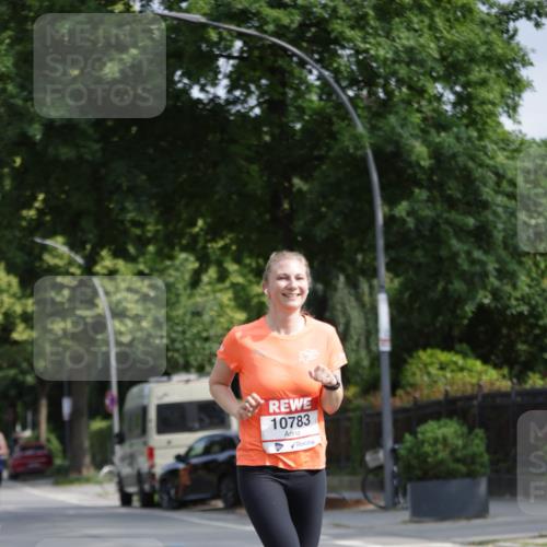 15.06.2025 - REWE Women's Run Jannik Wohlers http://msf.ph/oto/7944033 15.06.2025 08:47:24 Laufen 10783 meine-sportfotos.de