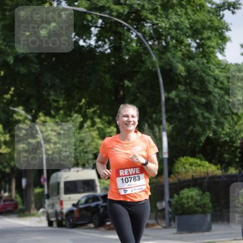 15.06.2025 - REWE Women's Run Jannik Wohlers http://msf.ph/oto/7944040 15.06.2025 08:47:24 Laufen 10783 meine-sportfotos.de