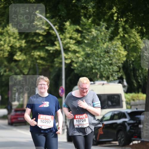 15.06.2025 - REWE Women's Run Jannik Wohlers http://msf.ph/oto/7944090 15.06.2025 10:03:12 Laufen 10297, 10728 meine-sportfotos.de