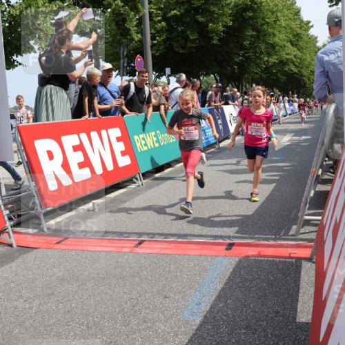 15.06.2025 - REWE Women's Run Strokosch-Dieckow http://msf.ph/oto/7944097 15.06.2025 11:36:00 Ziel 105, 114, 136, 141, 149, 155, 164, 197, 200, 223, 224, 235, 236, 266, 270, 303, 305 meine-sportfotos.de
