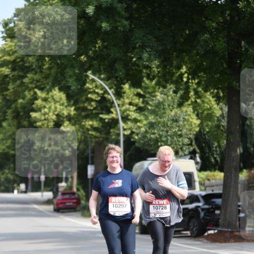 15.06.2025 - REWE Women's Run Jannik Wohlers http://msf.ph/oto/7944101 15.06.2025 10:03:13 Laufen 10297, 10728 meine-sportfotos.de