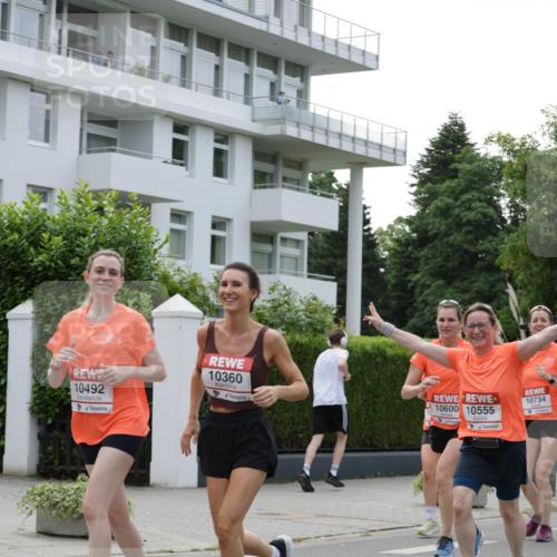15.06.2025 - REWE Women's Run Jannik Wohlers http://msf.ph/oto/7944144 15.06.2025 08:29:14 Laufen 10492, 10360, 10734, 10600, 10555 meine-sportfotos.de