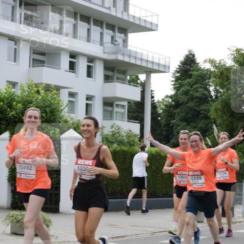 15.06.2025 - REWE Women's Run Jannik Wohlers http://msf.ph/oto/7944146 15.06.2025 08:29:14 Laufen 10600555, 1036, 10492 meine-sportfotos.de
