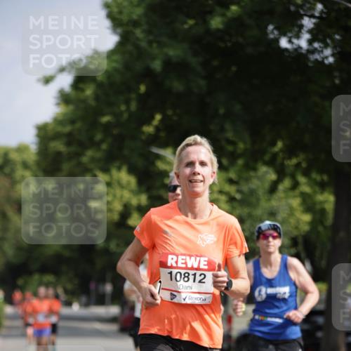 15.06.2025 - REWE Women's Run Jannik Wohlers http://msf.ph/oto/7944158 15.06.2025 08:47:30 Laufen 10812 meine-sportfotos.de