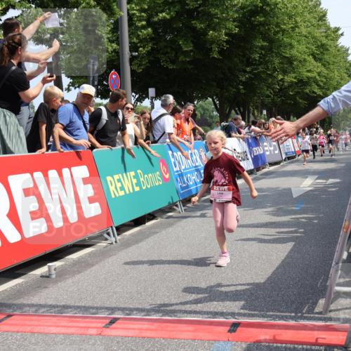 15.06.2025 - REWE Women's Run Strokosch-Dieckow http://msf.ph/oto/7944204 15.06.2025 11:36:04 Ziel 105, 114, 136, 141, 149, 197, 200, 202, 223, 224, 235, 236, 243, 266, 303 meine-sportfotos.de