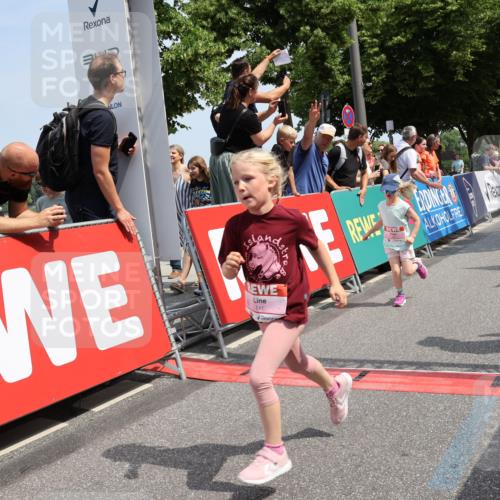 15.06.2025 - REWE Women's Run Strokosch-Dieckow http://msf.ph/oto/7944224 15.06.2025 11:36:05 Ziel 105, 114, 136, 141, 149, 196, 197, 200, 202, 219, 223, 224, 235, 236, 243, 266, 303 meine-sportfotos.de