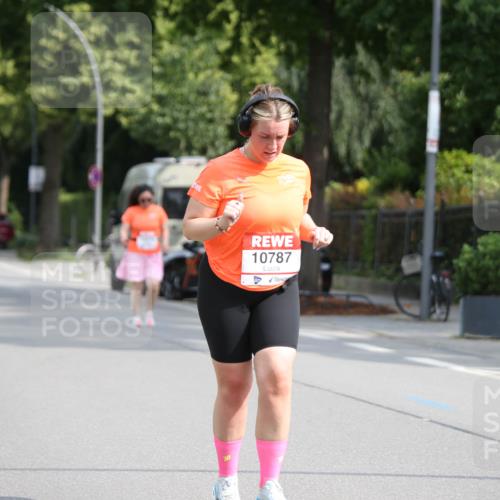 15.06.2025 - REWE Women's Run Jannik Wohlers http://msf.ph/oto/7944240 15.06.2025 10:04:08 Laufen 10787 meine-sportfotos.de