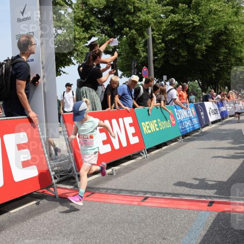 15.06.2025 - REWE Women's Run Strokosch-Dieckow http://msf.ph/oto/7944247 15.06.2025 11:36:06 Ziel 105, 136, 138, 141, 149, 196, 197, 202, 219, 235, 236, 243, 266, 303 meine-sportfotos.de