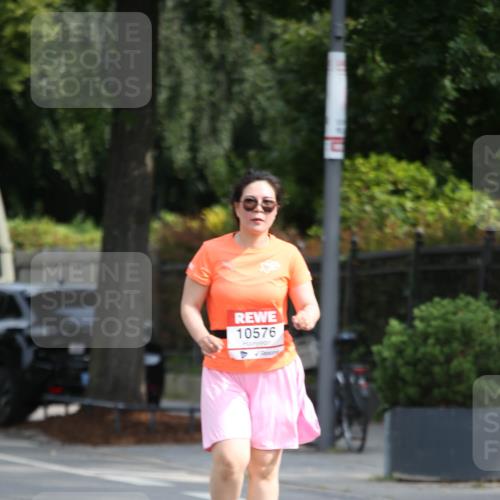 15.06.2025 - REWE Women's Run Jannik Wohlers http://msf.ph/oto/7944268 15.06.2025 10:04:14 Laufen 10576 meine-sportfotos.de