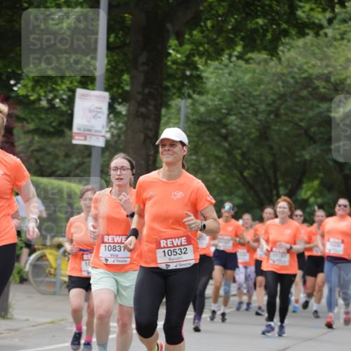 15.06.2025 - REWE Women's Run Jannik Wohlers http://msf.ph/oto/7944275 15.06.2025 08:29:23 Laufen 10831, 10532, 10757 meine-sportfotos.de