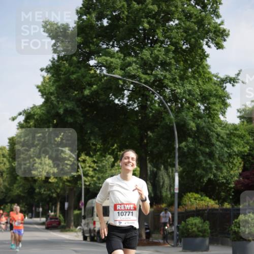 15.06.2025 - REWE Women's Run Jannik Wohlers http://msf.ph/oto/7944287 15.06.2025 08:47:33 Laufen 10771 meine-sportfotos.de