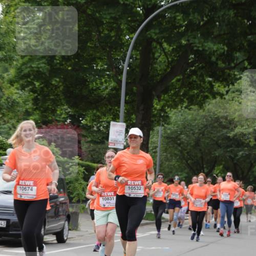 15.06.2025 - REWE Women's Run Jannik Wohlers http://msf.ph/oto/7944298 15.06.2025 08:29:23 Laufen 43, 10674, 10831, 10532 meine-sportfotos.de