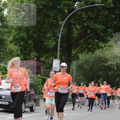 15.06.2025 - REWE Women's Run Jannik Wohlers http://msf.ph/oto/7944304 15.06.2025 08:29:23 Laufen 1043, 10674, 10532, 10831 meine-sportfotos.de