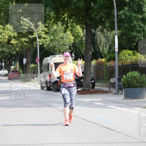 15.06.2025 - REWE Women's Run Jannik Wohlers http://msf.ph/oto/7944314 15.06.2025 10:04:32 Laufen 10467 meine-sportfotos.de