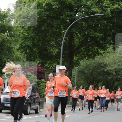 15.06.2025 - REWE Women's Run Jannik Wohlers http://msf.ph/oto/7944323 15.06.2025 08:29:24 Laufen 10674, 10831, 10532 meine-sportfotos.de