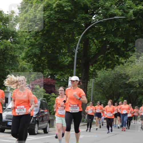 15.06.2025 - REWE Women's Run Jannik Wohlers http://msf.ph/oto/7944328 15.06.2025 08:29:24 Laufen 10532, 10674, 10831 meine-sportfotos.de