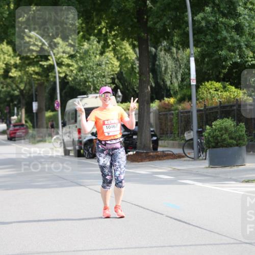 15.06.2025 - REWE Women's Run Jannik Wohlers http://msf.ph/oto/7944329 15.06.2025 10:04:32 Laufen 10467 meine-sportfotos.de
