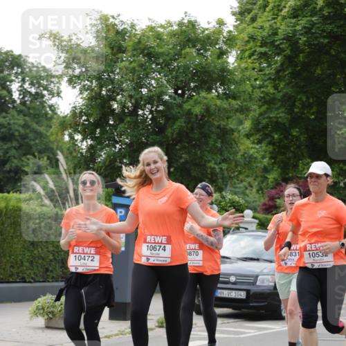 15.06.2025 - REWE Women's Run Jannik Wohlers http://msf.ph/oto/7944378 15.06.2025 08:29:25 Laufen 10472, 10674, 870, 1043, 831, 10532 meine-sportfotos.de