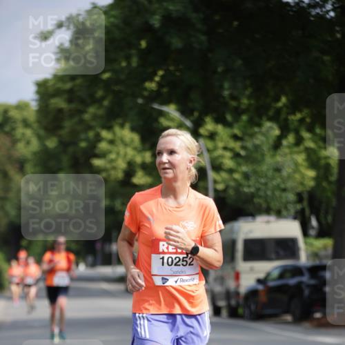 15.06.2025 - REWE Women's Run Jannik Wohlers http://msf.ph/oto/7944387 15.06.2025 08:47:39 Laufen 10252 meine-sportfotos.de