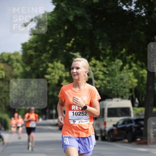 15.06.2025 - REWE Women's Run Jannik Wohlers http://msf.ph/oto/7944390 15.06.2025 08:47:39 Laufen 10252 meine-sportfotos.de