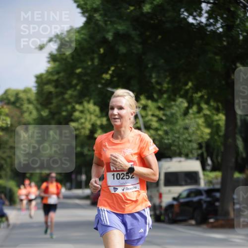 15.06.2025 - REWE Women's Run Jannik Wohlers http://msf.ph/oto/7944396 15.06.2025 08:47:39 Laufen 10252 meine-sportfotos.de