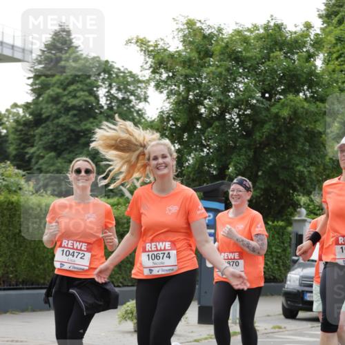 15.06.2025 - REWE Women's Run Jannik Wohlers http://msf.ph/oto/7944413 15.06.2025 08:29:25 Laufen 10472, 10674, 970, 10 meine-sportfotos.de