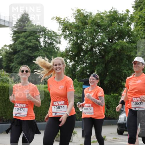15.06.2025 - REWE Women's Run Jannik Wohlers http://msf.ph/oto/7944419 15.06.2025 08:29:25 Laufen 10472, 10674, 10532, 10870 meine-sportfotos.de